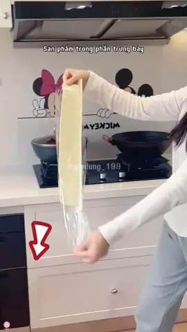 Rửa rau rửa chén mà nước bắn tung tóe khắp nơi thì dùng ngay tấm chắn nước bằng silicon này! Gắn chắc chắn, không làm ướt áo, dùng cực tiện! #giadung #giadungtienich #dodungtienich #dodunggiadinh #dodunggiadung #giadungnhabep #dodungnhabep
