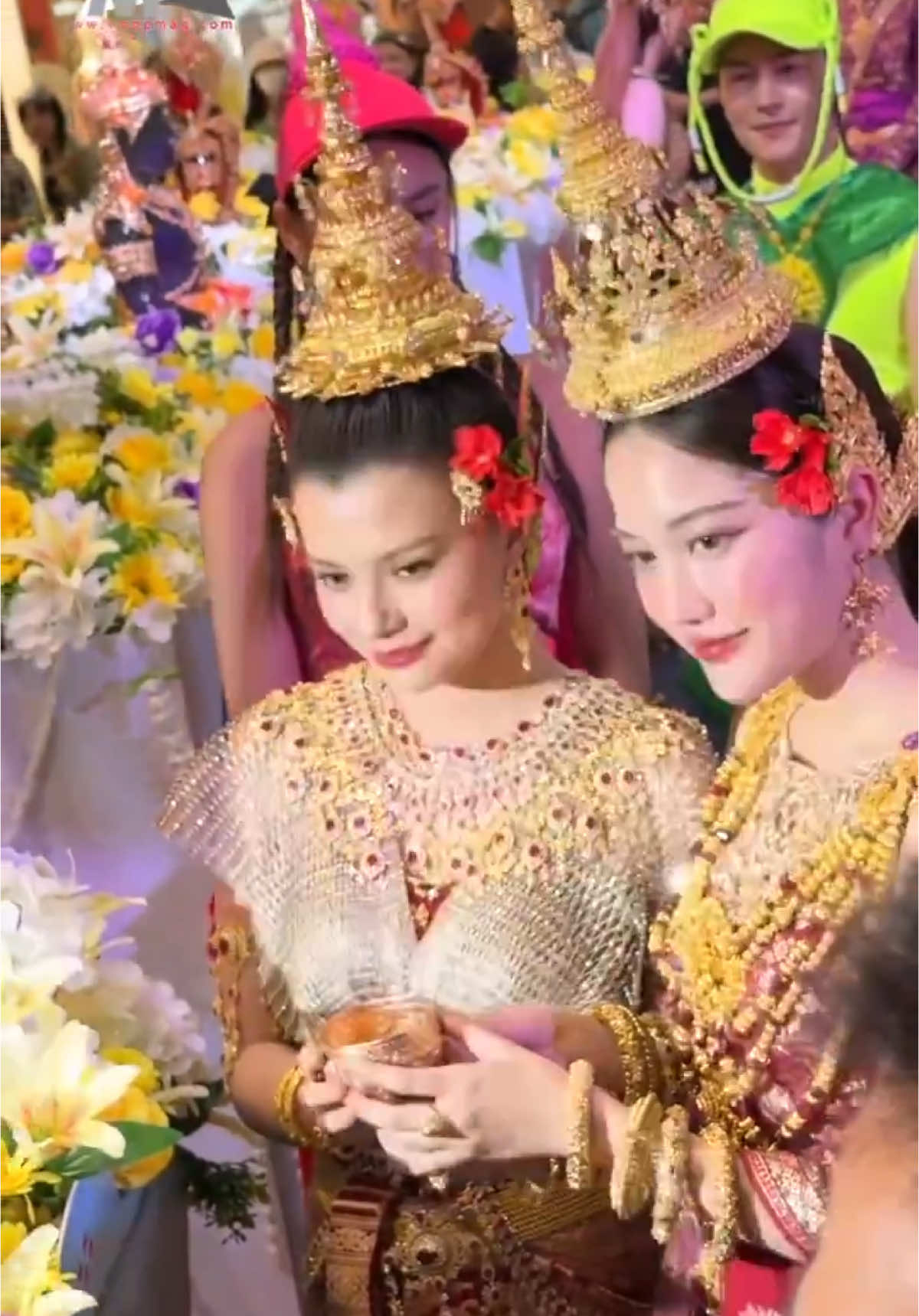 FREENBECK SONGKRAN CTW #SongkranCTWxFB #FreenBecky #freensarocha #beckyarmstrong #srchafreen #beckysangels #idolfactoryTH 