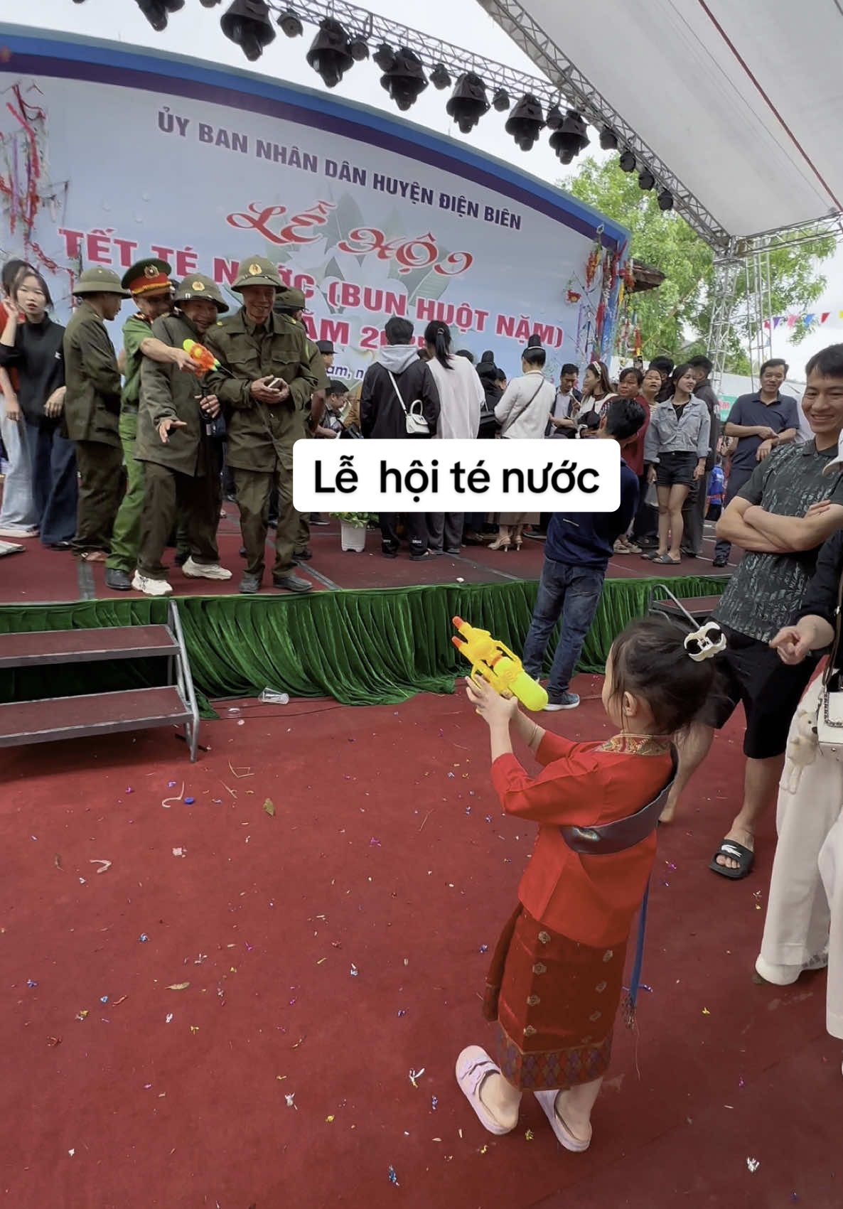 Pằng pằng pằng chíuu 🤣🤣#embetuongdaidienbien #lehoitenuoc2025 #bunhuotnam 
