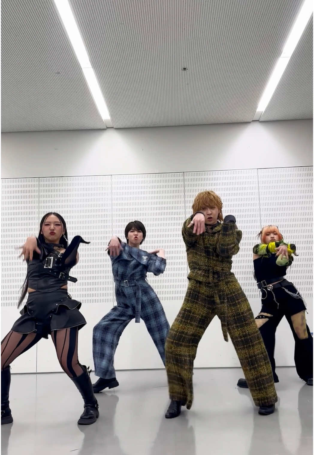 ROSE🌹🤍 with M!LK 塩﨑太智 & 吉田仁人 @M!LK_OFFICIAL  #MILK #しおざきだいち #吉田仁人 #Mステ #HANA #ROSE #CHIKA #MAHINA