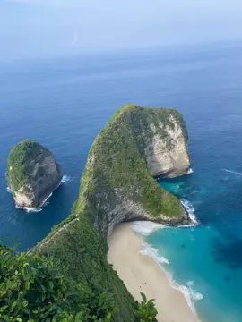 Kelingking beach, Nusa penida 📍#bali #nusapenida #indonesia 