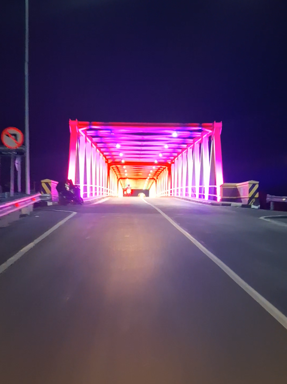 suasana malam di jembatan baru Jong biru, kecamatan gambangrejo, kabupaten Kediri.  #kediri 