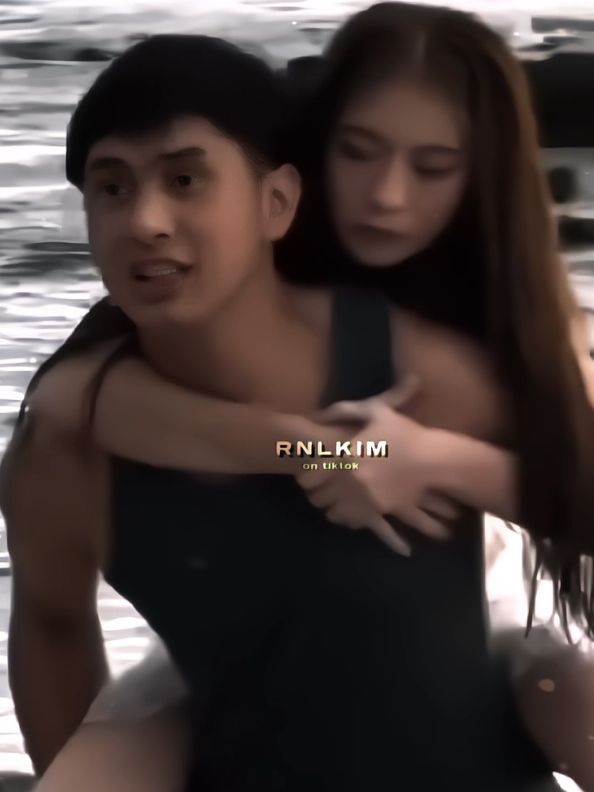 wag kayong mag-alala. rest assured na kay fyang nya lang to gagawin, mapa-on cam or off cam pa yan. lalo na pag off cam. :) #jmfyang  #fyppppppppppppppppppppppp #jmibarra #sofiasmith #foryou #fypage #fyp #fypシ゚ #fyang @Mak @Sofia Smith 