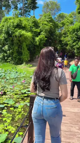 ស្រស់មែនអី😅