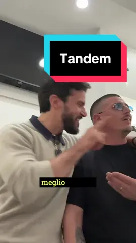 Ieri ho scoperto che RAFFAELE è ♊️ gemelli come me (quindi top) e che è un anno più giovane di me.  Raffo offre un consulto a tutto tondo: ti dice la valutazione e il valore di mercato e soprattutto non fa pagare niente… ma io da imprenditore gli chiedo ma scusa non ha pagato nulla? Dov’è il business?  Inoltre dopo essere stato quasi due ore in negozio da lui ho visto che tratta tantissime scarpe e che ha un via-vai di persone veramente importante senza avere un sito Internet di vendita diretto! Quale approccio preferite?  ##fyp##vintage##bancodiliconti##rafmiranda