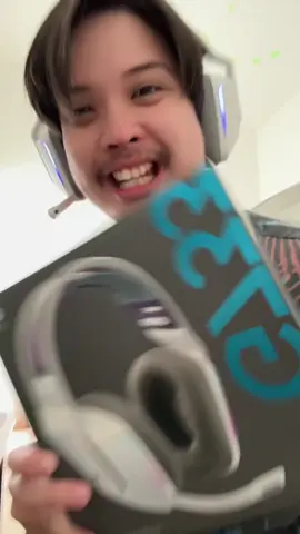 Upgrade your gaming setup with the Logitech G733! 🎮🎧 With stunning LIGHTSPEED wireless technology, crystal-clear sound, and ultimate comfort, this headset will level up your play. Perfect for gamers who demand quality and style. #g733 #wirelessheadphone #rgbheadphones #rgb #headphones #headphonesrecommended #logitech #tiktokfinds #budolfinds #giftideas #creatorsearchinsights 