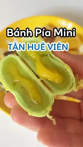 Bánh pía kim sa mini ít ngọt siêu ngon #anvat #tiktokfood #hoakhanh114 #tiktokreviews #ancungtiktok #banhpia  #banhpiamini #banhpiatanhuevien #banhpiakimsa 