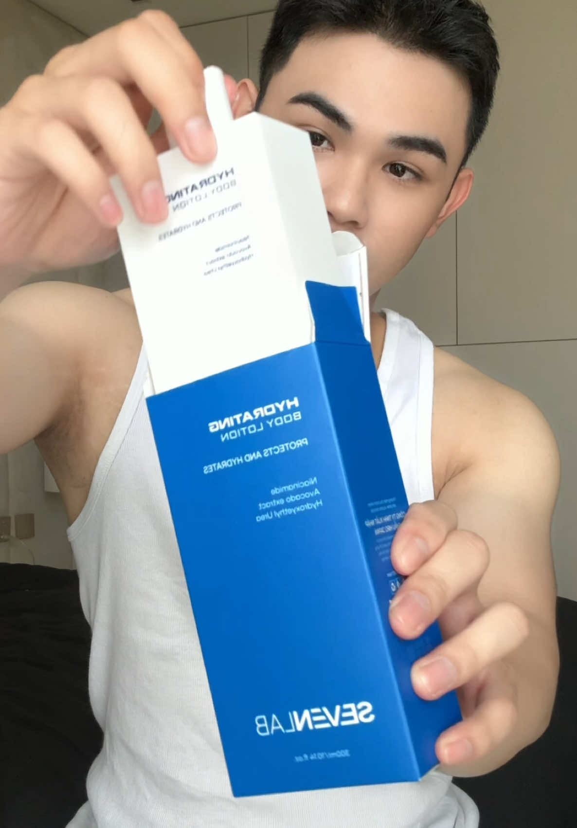 V.ài phú.t sau khi tắm, đều đặn sáng và tối, chuyện b.ody “ph.át sá.ng” với anh em mình giờ chỉ là chuyện nhỏ 💦 #sevenlab #danhchonam #sangda #suaduongthetrangda #duongtrang #trangsang #trangda 