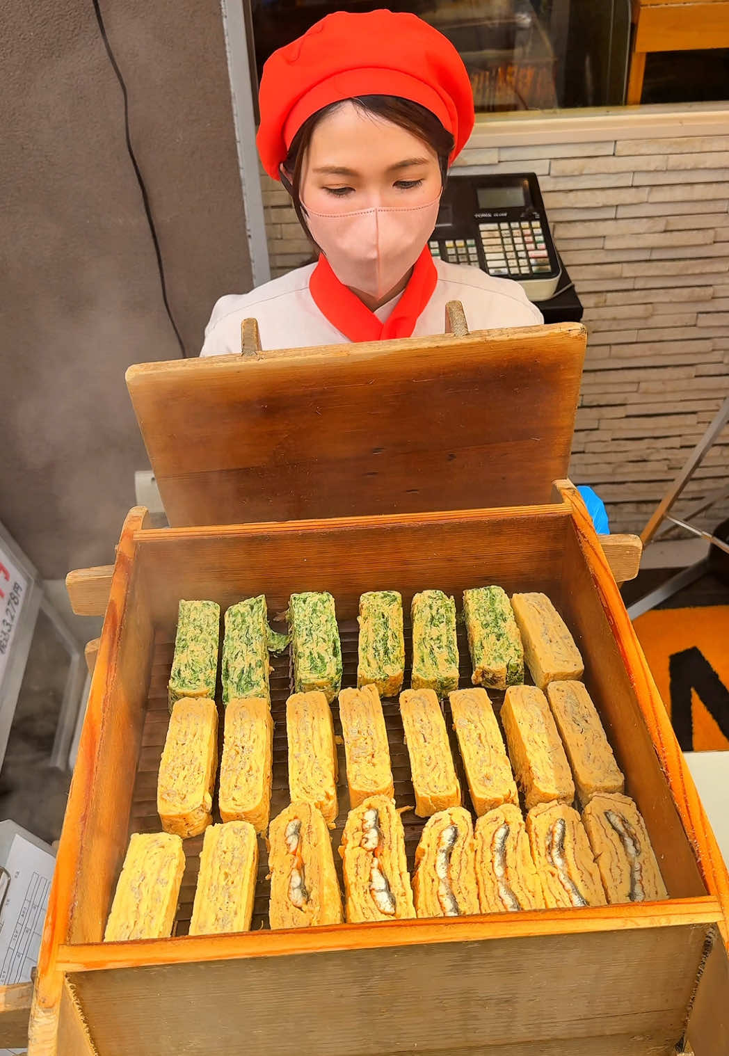 海老をたっぷり使っただし巻き玉子！🦐 　 📍神奈川 / 鎌倉 【店名】はんなりいなり 【時間】 10:00-19:00 【定休】不定休 #鎌倉グルメ#japanesefood