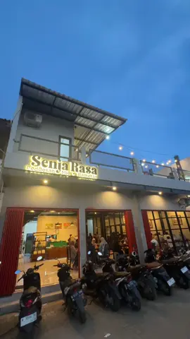Kesini lagi, dan lagi 🥰 @senjarasa_rooftop  #sumenepfoodie #kulinersumenep #sumenephitz #sumenep #lentengsumenep 