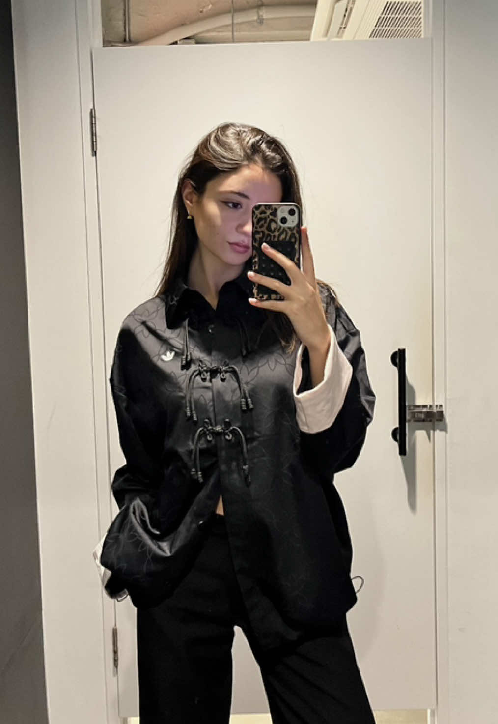 This collection is SICK  Guess what I bought from the limited Adidas collection in China #adidas #adidaschina #adidasoriginals #adidaslimitededition #adidashk #china #limited #clothing #OOTD #haul #modeling #shoppingaddict #shopping #adidasgirl 