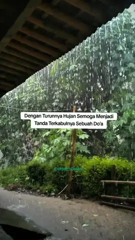 Dengan turunnya hujan semoga menjadi tanda terkabulnya sebuah Do'a 🤲🤲 #motivation #quotes #trending #tren #viralvideo #viraltiktok #new #newtrend #fypage #foryou #fypシ゚ #xybca #explore #you #beranda #berandamu #motivacional #quotestory #story #storytime #storywa #coffeendalem 