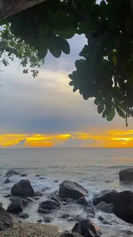 🥹🌹 #pantaikarangputih #tidorebobomalukuutara📍 #murahnikmatlezat #senja #tidorebobo📍 #tidorepride🏝🔥 #wisatapantaikarangputih #tidorebobo📍 