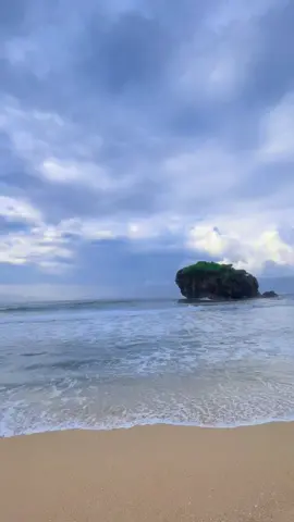 Wajar manusia 🤷‍♂️        #gunungkidul #pantaijungwok #pantaijogja 