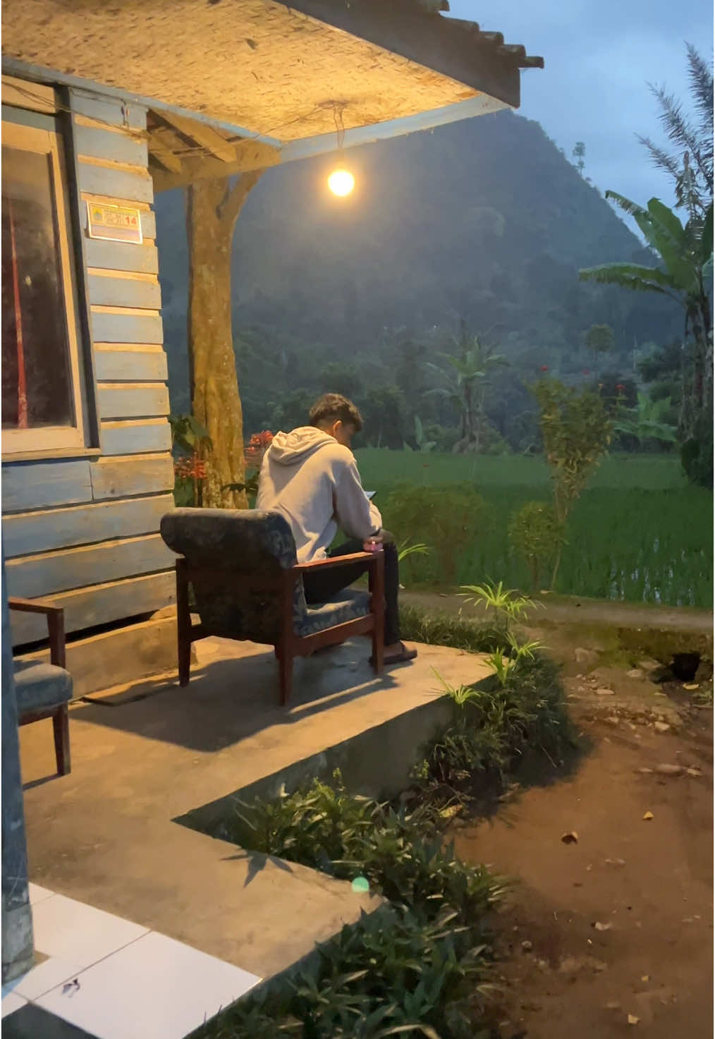 Suasana menjelang maghrib di pedesaan cianjur 