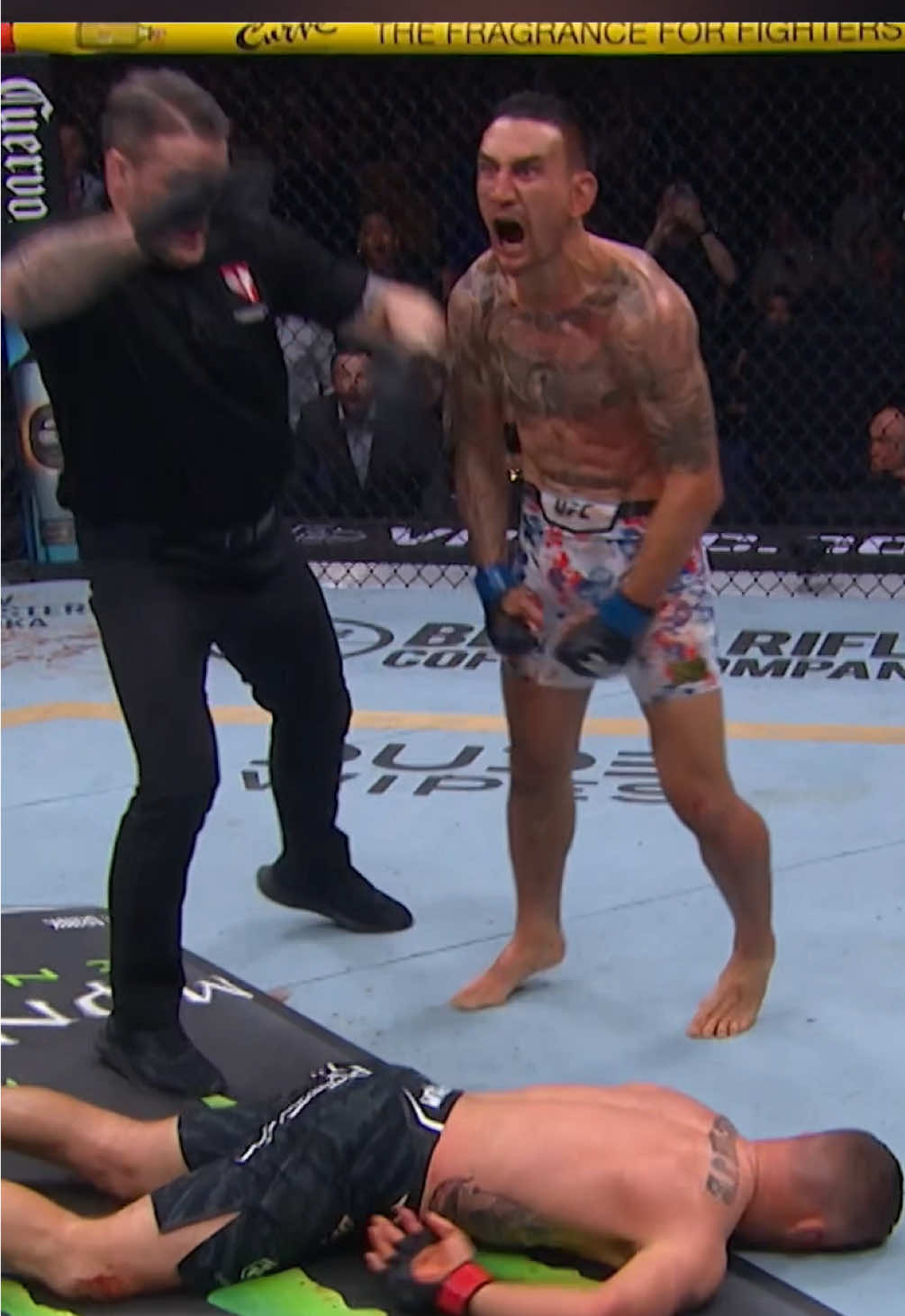 🤩 Ровно год назад Макс Холлоуэй сотворил САМЫЙ ЭПИЧНЫЙ нокаут в истории UFC! #UFC #MMA #martialarts #combatsports #viral #KO #brutal #epic #lastsecond #bmf #holloway #UFC300 