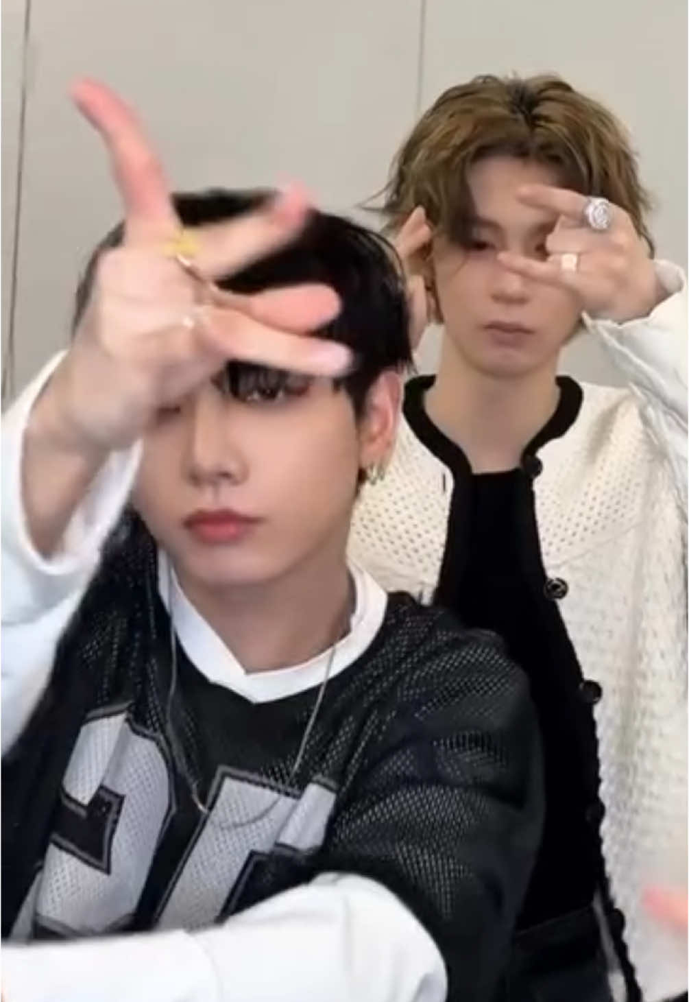 Mulmyungz velocity bandung wkwk #myungjaehyun #leehan #boynextdoor #onedoor #kpop #velocity #foryou #4u #명재현 #이한 ##보이넥스트도어 #mulmyungz #추천 @BOYNEXTDOOR 