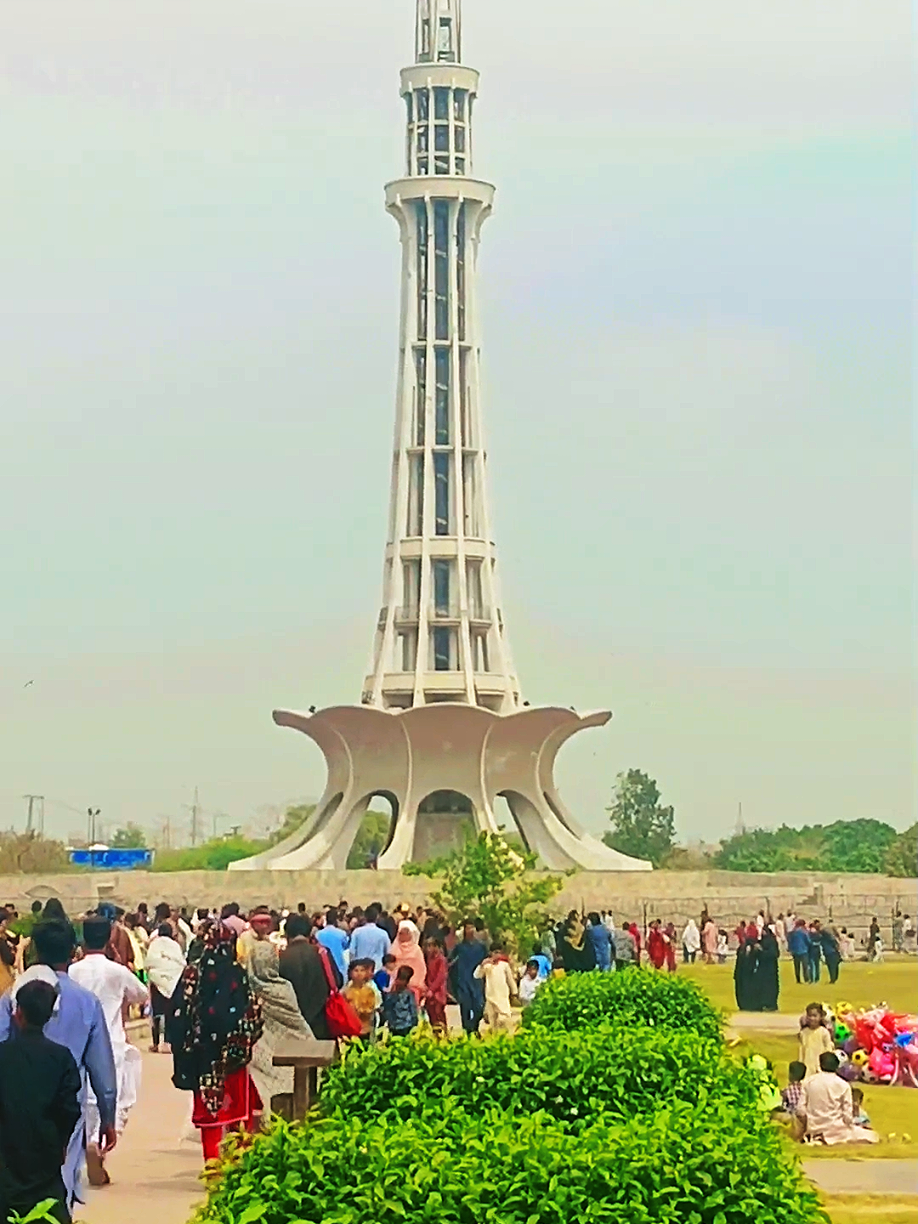 most beautiful place in lahore#minarepakistan #lahoreview #viral_video #dontunderreviewmyvideo 