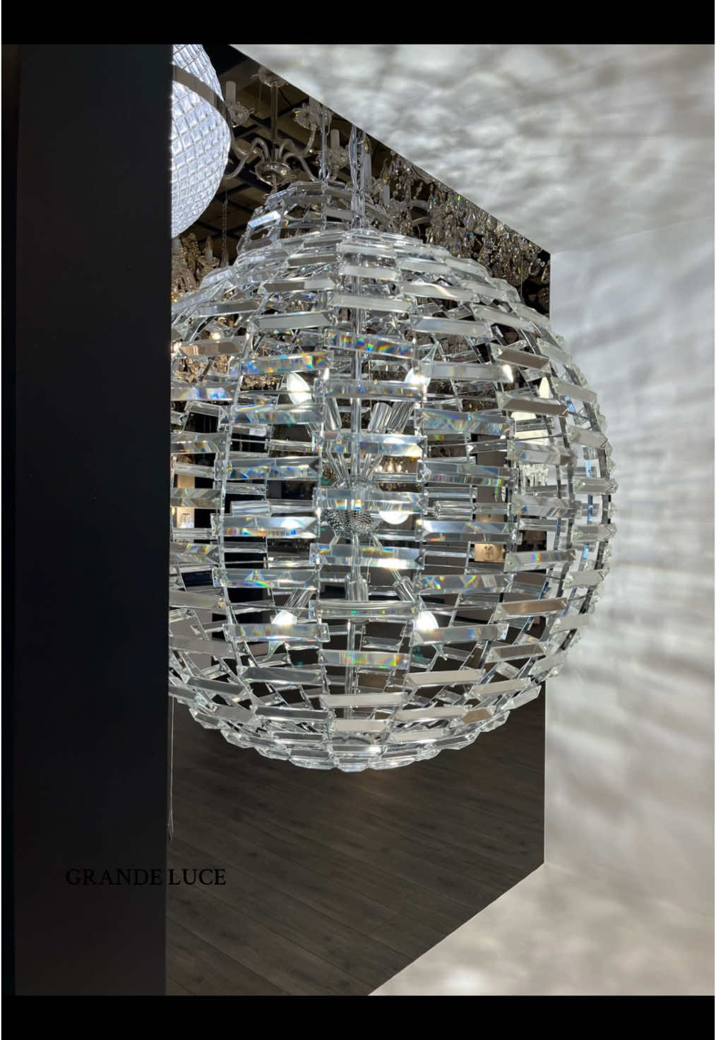#GRANDELUCE🇺🇦 #ЛюстриVASMAR #ходосівка #ходосовка #освітлення #дизайн #київ #люстриукраїна #аракс #софіївськаборщагівка 