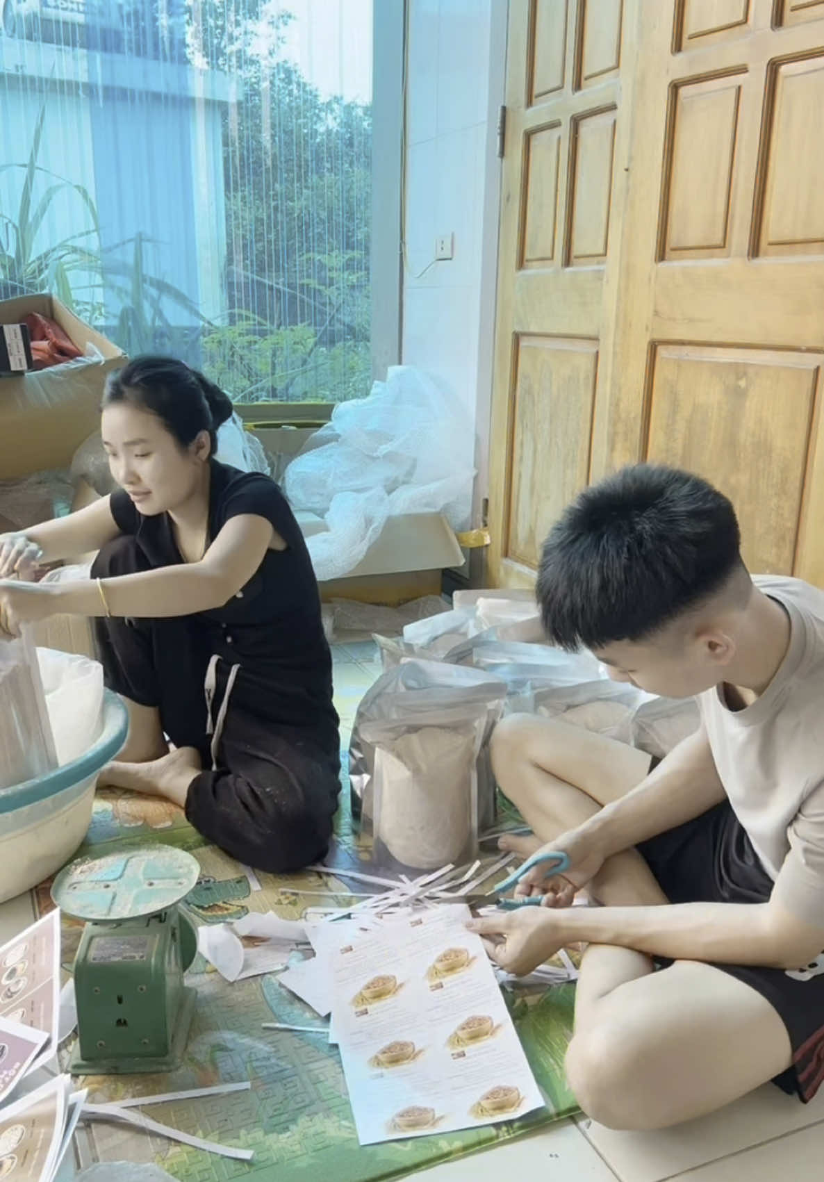 Để sản phẩm đến tay mọi người phải trải qua bao nhiêu công đoạn?