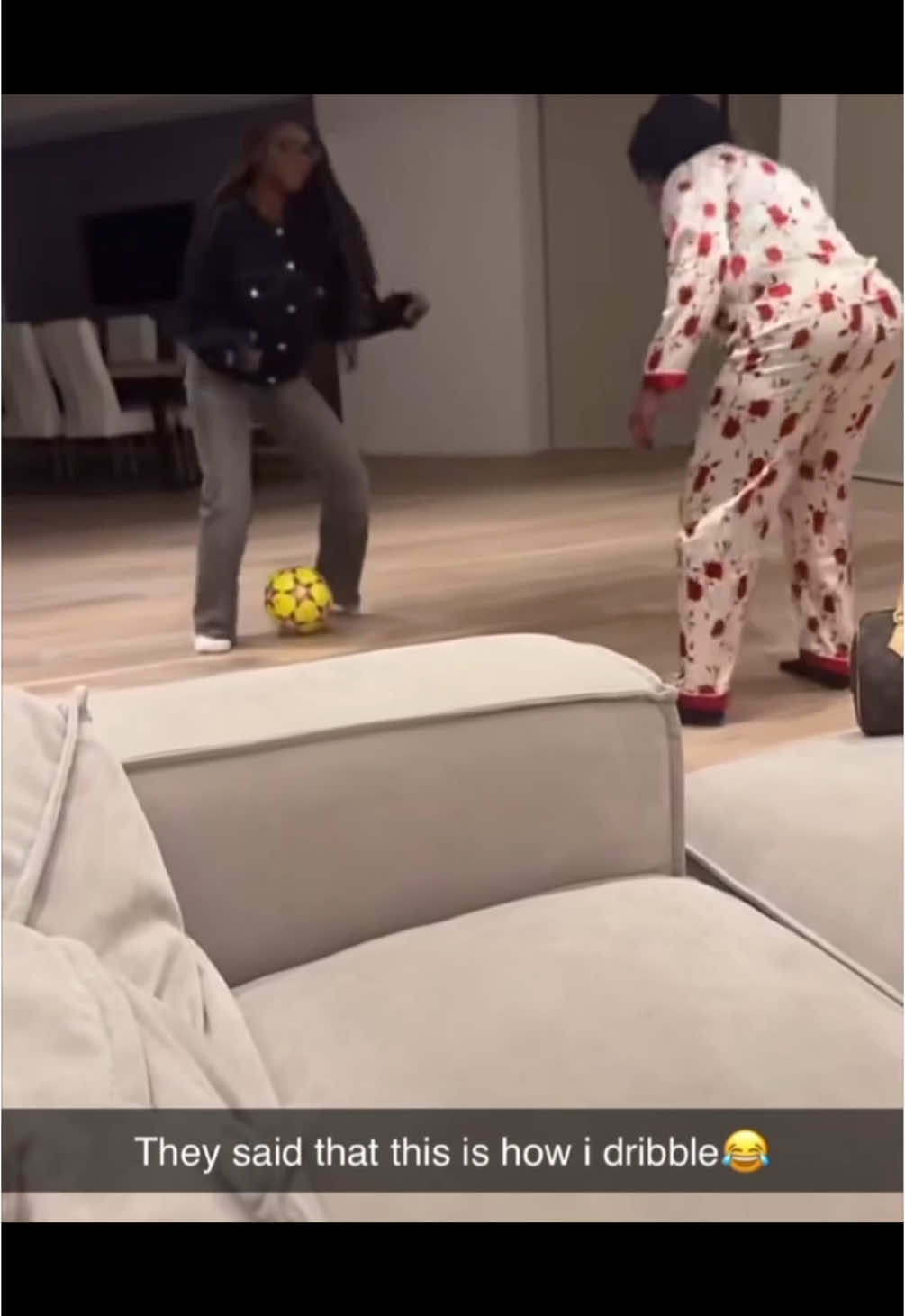Jeremy Doku’s family mocking his dribbling style 😭🤣 That second attempt was actually spot on 👏🏽 #JeremyDoku #Mancity #manchestercity #mcfc #funny #meme #jokes #PremierLeague #prem #footballskills #dribble #dribbling #speed #Doku #aura #family #wholesome #footballfunny #fifa #fut #run #Soccer #soccertiktok #risingballers 