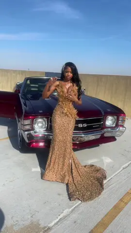 and that’s how you do prom #2k25 #seniorprom #trending #gold 