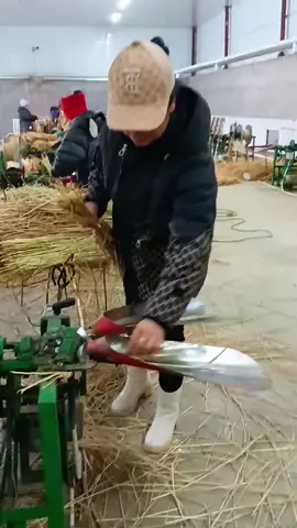 00464. Grass rope production process- Good tools and machinery make work easy