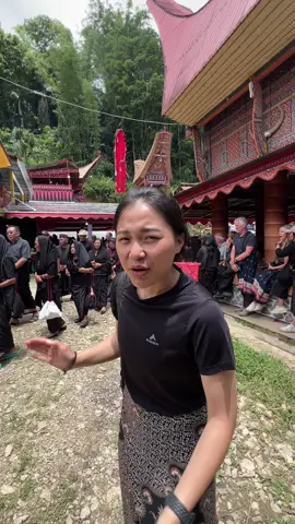 5  hari explore budaya, adat, dan alam toraja. Semakin tau budaya dan adat di sana rasanya makin penasaran. 5 hari rasanya g cukup buat explore tana toraja yang penuh budaya adat dan alamnya yang cantik. Definisi bakalan balik lgi ke toraja! 