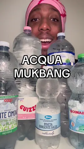 L’ACQUA HA GUSTO.💦💧🧊 Ho gli occhi rossi perché erano le 03.00😅 #acqua #acqua #naturale #minerale #still #water #oligominerale #saguaro #guizza #conad #coop #blues #eurospin #flavia #mukbang #mukbangvideo #asmr #asmrvideo #fyp #perte #neiperte #neiperteee #viralvideos 
