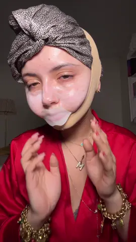 no music no game                                                                           Products : - @Poppy Cloudy 🤍 chin Strap - @La Roche-Posay Cicaplast B5 - @numbuzin Official toner pads  - @The Ordinary essence  - @byoma toner spray  - @Caudalie vinoperfect serum  - @Glow Recipe strawberry drops  - @Kiehl's Since 1851 #kiehlsfrance Avocado eye treatment  - @Lancôme renergie spf cream - @MERIT Beauty glow cream - Lancôme UV spf  - @L’Oréal Paris Glow drops  - @Bloom Nutrition digestive powder  - @YSL Beauty love shine  - @Kosas pink base - @Maybelline New York France concealer  - YSL all hours hyper bronze  - @NYX COSMETICS FRANCE brow pencil  - @BenefitFrance brow gel  - @Charlotte Tilbury golden goddess  - Benefit bang dang mascara  - #nyxprofessionalmakeup Buttermelt blush  - @Rare Beauty highlighter  - Charlotte tilbury blush  - Benefit cookie highlighter  - YSL finishing powder  - Charlotte tilbury setting spray  - Nyx duck plum liner & gloss - @Valentino perfume  - @Sol de Janeiro hair & body mist  #grwm #grwmroutine #getreadywithme #grwmaesthetic #skincare #secretbeaute 