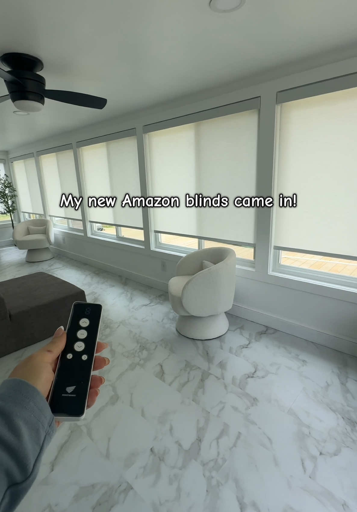 Little update on my sunroom 🥹 motorized blinds 🙏🏻 I loooove them so much! Yes I linked them on my storefront  🥰 #amazonfinds #motorizedshades #motorizedblinds #amazonhomefinds #amazonmusthave 