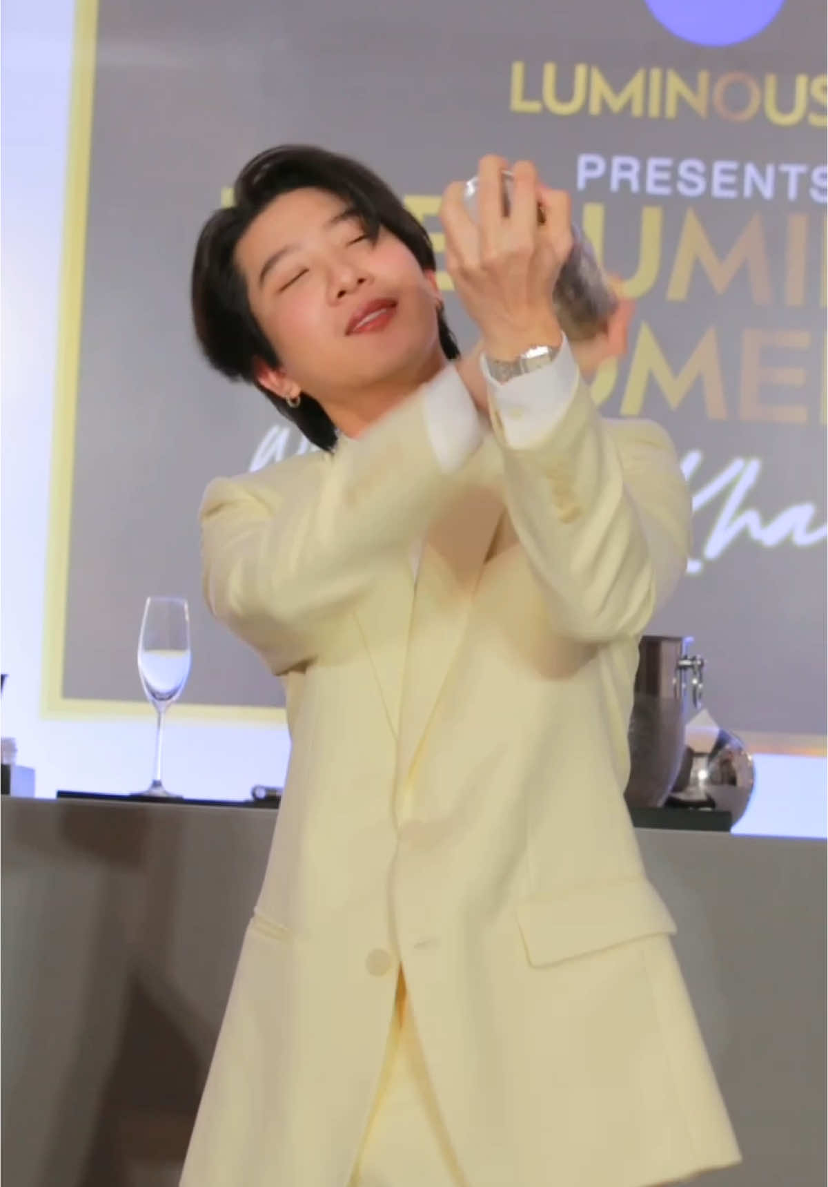 Bartender คนนี้ ดีมาก! 🥂😛 @khaotungg  #ข้าวตังธนวัฒน์  #khaotungg  #khaotungthanawat  #myktnw 