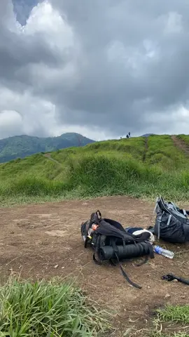Andai berdiriin tenda secepet itu ya🤣 @Abilmpik. #mountaindate #pangradinan #xybca #pyf 