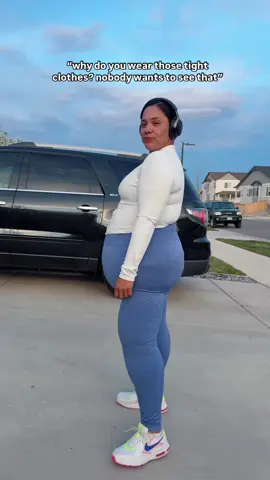 For the curious minds… I like my clothes, I feel comfortable in them therefore I will continue to wear those clothes. Thanks for asking 👊🏼 Side note, I have to wear everything tight so my hanging skin doesn’t hurt my back😉  #Fitness #weightloss #motivation #gym #fitnessmotivation #gymmotivation #bodypositivity #plussize #selflove 