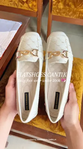 Daily foot wear paling nyaman yg pernah aku pake, gak bikin lecet dan harganya under 200k !! 🩰🎀 @giosaverino #giosaverino #giosaverinoflatshoes #flatshoes #dailyfootwear #creamshoes #flatshoeswanita #aajengskincare 