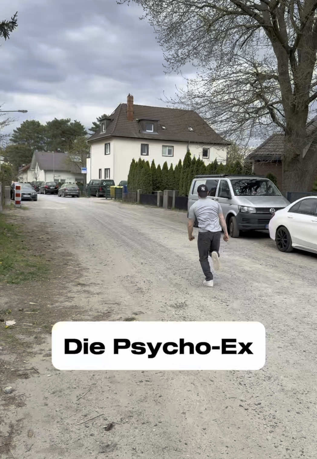 Schnell weg hier 😂🙃 #couple #fy #foryou #fyp #viral #foryoupagе #couplecomedy #funnycouple 