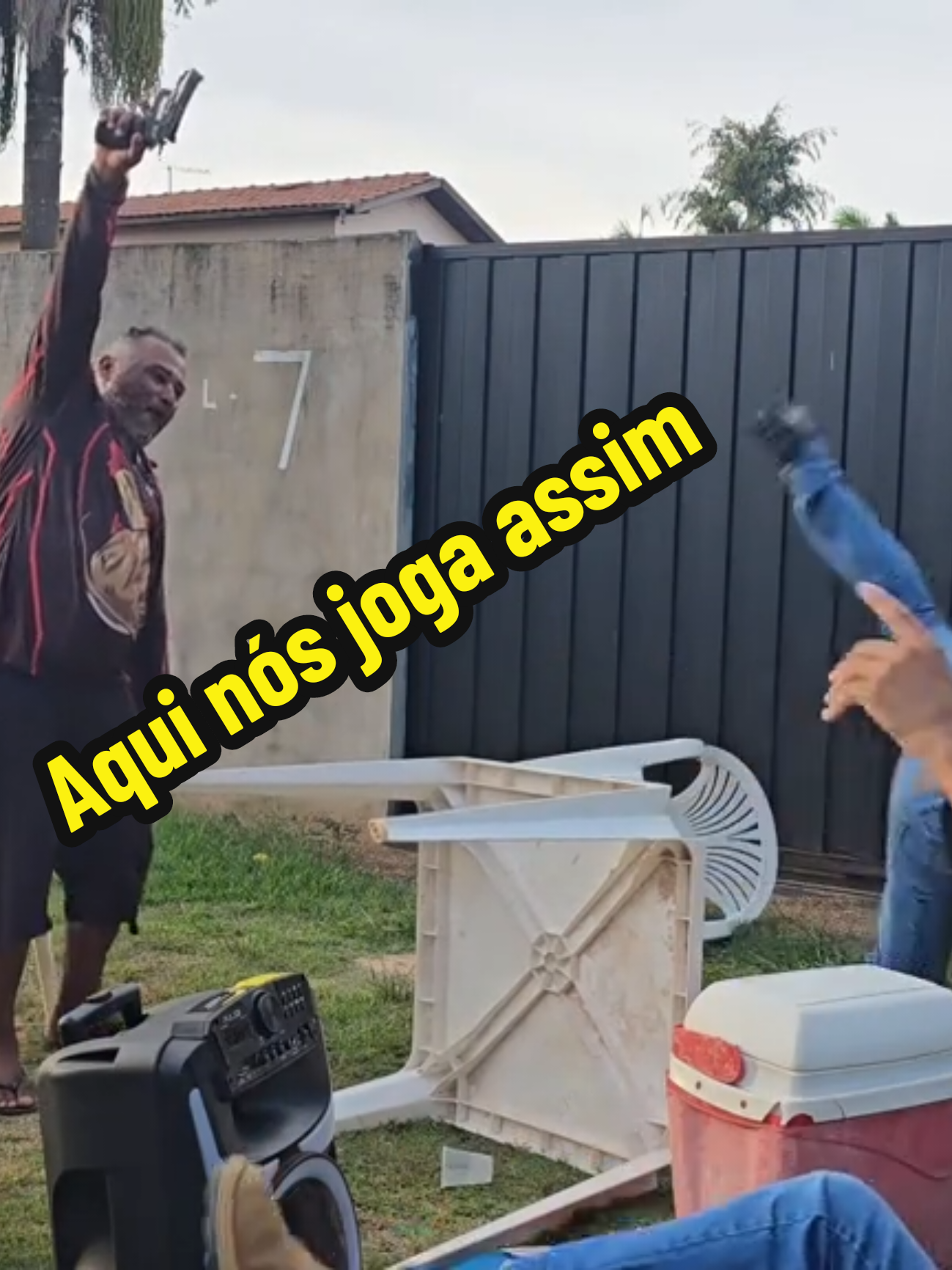 Aqui nois joga assim! marca seu amigo que também👇🏻🤣🤣 #engracado #comedia #humor 