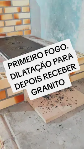 PRIMEIRO FOGO DO FOGÃO  PREPARATIVOS PARA RECEBER O GRANITO. #LONDRINA #tijoloaparente #avenariaaparente #engenhariacivil #lagoigapó #construcaocivil #viral #arquitetura #fogaoalenha #fogaomineiro 