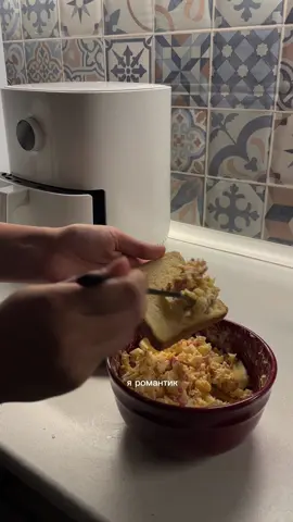 мои любимые бутерброды с тунцом, яйцом и луком 