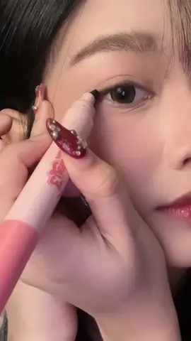 อยากได้ตาแมวสุดเปรี้ยว? แค่ 2 สเตปก็ปังได้ #pinkflash #pinkflashth #แต่งหน้า #รีวิวบิวตี้  #อายไลเนอร์ 