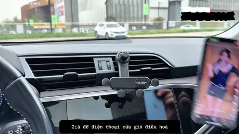 Giá Đỡ Điện Thoại Di Động Trên ô tô #xuhuongtiktok #dochoioto #phukienoto #tienichxehoi #chamsocxe #giadodienthoaioto 