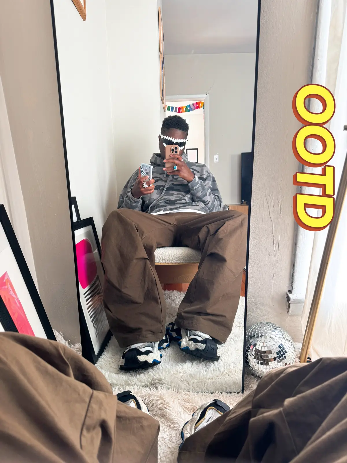 Baggy pants and chunky sneakers 🔥  #sneakerhead #streetwear 