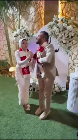 العريس الزملكاوى رزق والله 😁 جالنا جاب الكوفيات مخصوص عشان فرحتة التحفة دى مبروووك يا زملكاوى #زملكاوي_لأخر_يوم_في_عمري #الشعب_الصيني_ماله_حل😂😂 #الزمالك_مدرسة_الفن_والهندسة #الشعب_الصيني_ماله_حل😂😂 #أيمن_الشافعي 