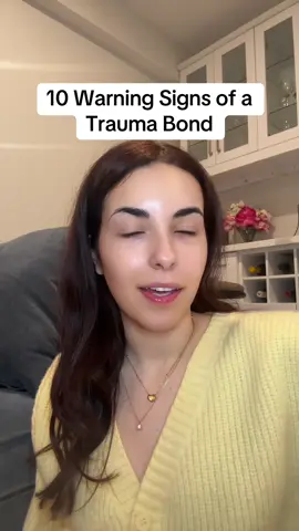 You’re not weak for staying. You were trauma bonded. 🥺 Here are 10 signs to help you see it clearly 🫶 #traumabond #narcissist #narctok #narcissistabuse #dvsurvivor 