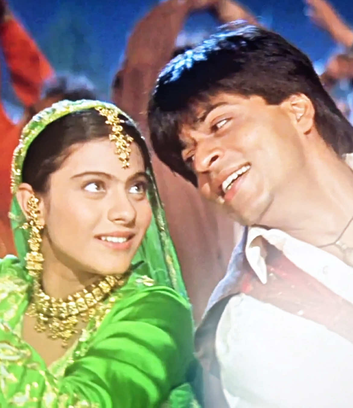 comfort srkajol movie.<3 | sc kinrosscenes ac desishq.audios #ddlj #dilwaledulhanialejayenge #srk #shahrukhkhan #kajol #srkajol #bollywood #bollywoodsong #bollywoodedit #bollywoodmovie #fyp #bollywoodmusic 