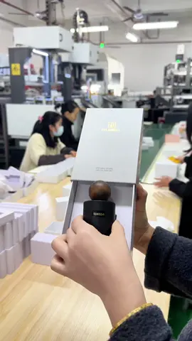 Perfume gift box personalized, sliding surprise box with EVA insert, to protect perfume products, luxury packaging,you like it?#packagingmanufacturer #packagingsupplier #jspackaging #giftboxfactory #skincare #giftpackaging #hotstampingfoil #eva #beauty #drawerbox #printing 
