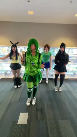 guess what movie we just saw  @marmar @･:*+.☆ Zya ☆.+*:• @cat #creepercosplay #minecraftcosplay #endermancosplay #Minecraft #cosplaydance 