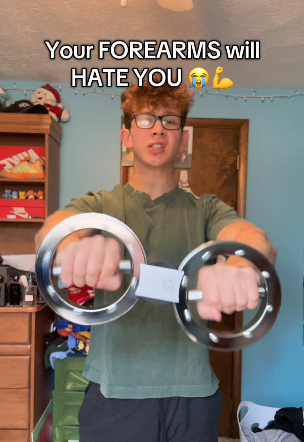 this forearm trainer is super high quality and shreds your forearms up #gym #GymTok #tiktokshop #homegym #forearms #forearmworkout #handgripper #gripstrength #grip 