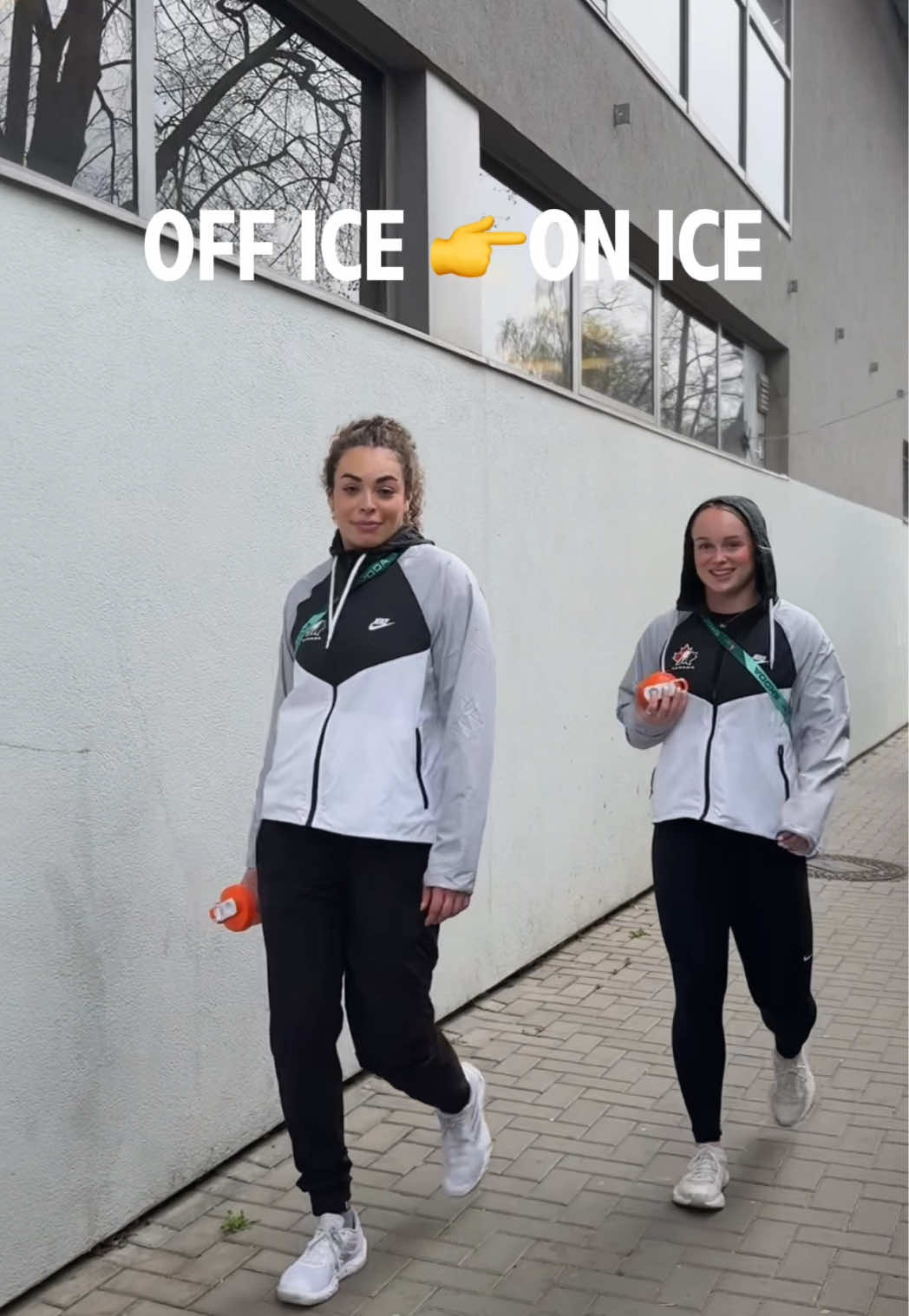 Are you supporting @officialhockeycanada tonight?🤔💭🇨🇦 #hockeytok #hockey #WomensWorlds #IIHF #hockeycanada 