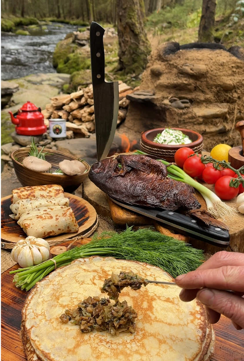 🇺🇸 | Would you treat yourself to these insanely delicious pancakes 🥞 with mushrooms 🍄 and smoked fish 🐟? 🔥🫡  🇩🇪 | Würdest du dir diesen unglaublich leckeren Pfannkuchen 🥞 mit Pilzen 🍄 und Räucherfisch 🐟 schmecken lassen? 🔥🫡  🇷🇺 | Вы бы полакомились этими безумно вкусными блинами 🥞с грибами 🍄 и копчёной рыбой 🐟? 🔥🫡 🔪🔪 The best universal knives from @The Nikos Knife (Ad) 🔥 #outdoor #outdoorcooking #camping #food #cooking #foodvideo #nature #forest #survival #foodvideos #usa #america #cooking #hungry #foodporn #wilderness #germany #adventures #asmr #asmrvideo #campfire #outdoorkitchen #pancake #fish #fyp 